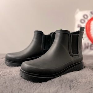 Chookah Rain Boots. Black